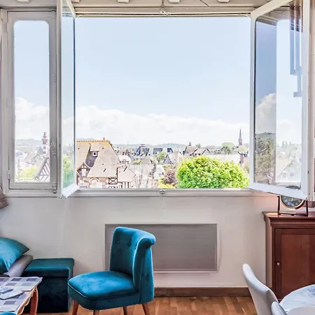 Marie Antoinette-2 By Interhome *