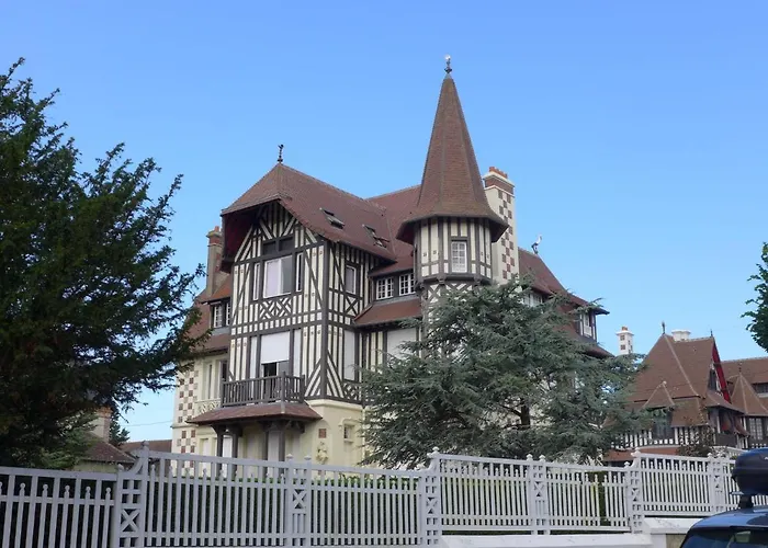 Marie Antoinette-2 By Interhome *