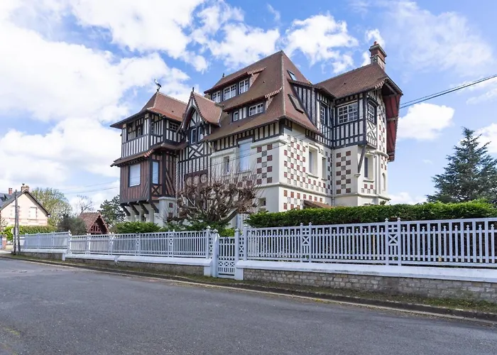 Marie Antoinette-2 By Interhome *